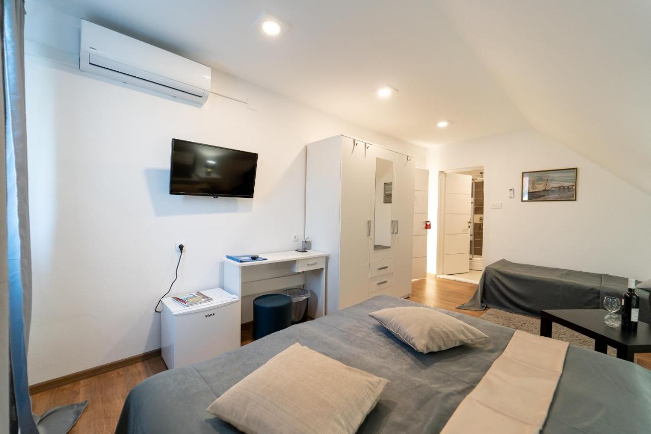Rooms & Apartment Milan Saborsko Exterior foto