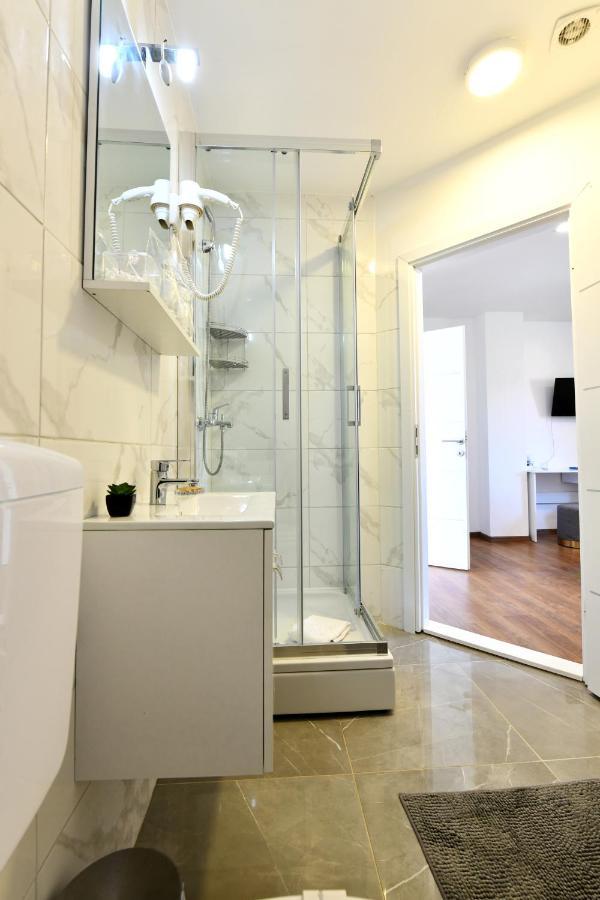 Rooms & Apartment Milan Saborsko Exterior foto